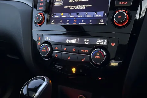 FP70TWX Nissan Qashqai 1.3 DIG-T N-Motion DCT Auto Euro 6 (s/s) 5dr Thumbnail #22