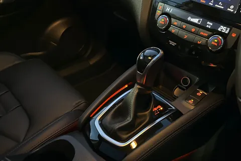 FP70TWX Nissan Qashqai 1.3 DIG-T N-Motion DCT Auto Euro 6 (s/s) 5dr Thumbnail #23