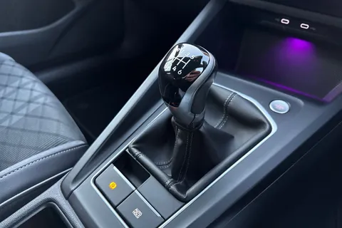 23 of 42 for Volkswagen Golf 1.5 TSI R-Line 5dr | Sat Nav | Adaptive Cruise Control