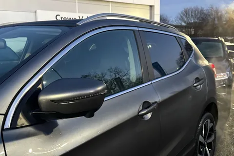 FP70TWX Nissan Qashqai 1.3 DIG-T N-Motion DCT Auto Euro 6 (s/s) 5dr Thumbnail #30