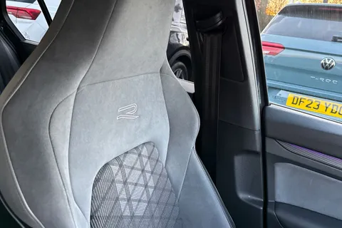 33 of 42 for Volkswagen Golf 1.5 TSI R-Line 5dr | Sat Nav | Adaptive Cruise Control