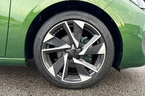 MF72YMK PEUGEOT 308 1.2 PureTech Allure Premium EAT Euro 6 (s/s) 5dr Thumbnail #7