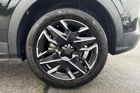 KM25RBO PEUGEOT 3008 1.2 HYBRID GT e-DSC6 Euro 6 (s/s) 5dr Thumbnail #13