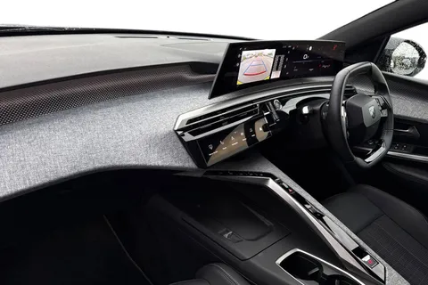 KM25RBO PEUGEOT 3008 1.2 HYBRID GT e-DSC6 Euro 6 (s/s) 5dr Thumbnail #15