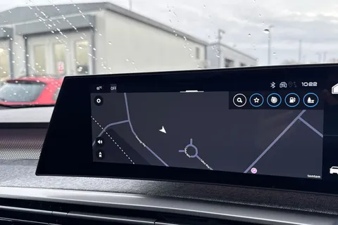 KM25RBO PEUGEOT 3008 1.2 HYBRID GT e-DSC6 Euro 6 (s/s) 5dr Thumbnail #17