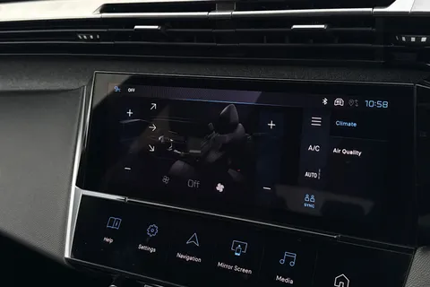 MF72YMK PEUGEOT 308 1.2 PureTech Allure Premium EAT Euro 6 (s/s) 5dr Thumbnail #19