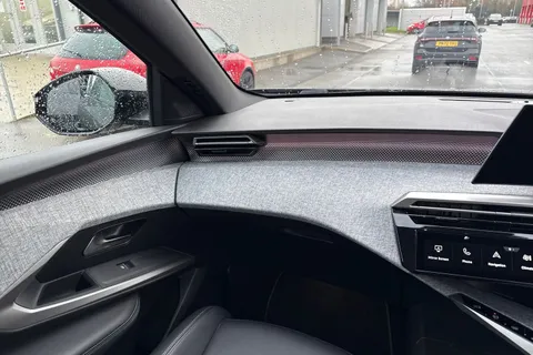 KM25RBO PEUGEOT 3008 1.2 HYBRID GT e-DSC6 Euro 6 (s/s) 5dr Thumbnail #20