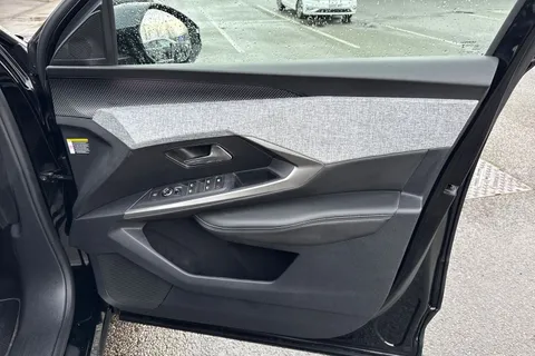 KM25RBO PEUGEOT 3008 1.2 HYBRID GT e-DSC6 Euro 6 (s/s) 5dr Thumbnail #21