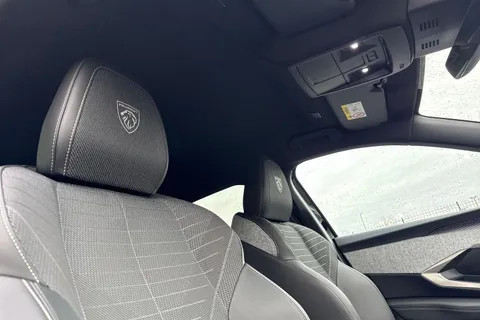 KM25RBO PEUGEOT 3008 1.2 HYBRID GT e-DSC6 Euro 6 (s/s) 5dr Thumbnail #24