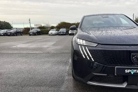 KM25RBO PEUGEOT 3008 1.2 HYBRID GT e-DSC6 Euro 6 (s/s) 5dr Thumbnail #25