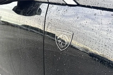 KM25RBO PEUGEOT 3008 1.2 HYBRID GT e-DSC6 Euro 6 (s/s) 5dr Thumbnail #28