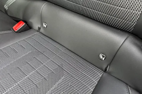 KM25RBO PEUGEOT 3008 1.2 HYBRID GT e-DSC6 Euro 6 (s/s) 5dr Thumbnail #36