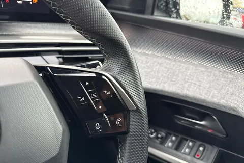 KM25RBO PEUGEOT 3008 1.2 HYBRID GT e-DSC6 Euro 6 (s/s) 5dr Thumbnail #39