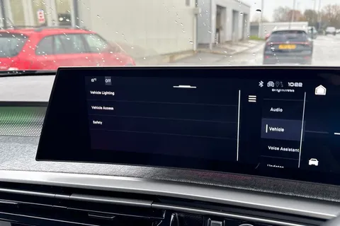 KM25RBO PEUGEOT 3008 1.2 HYBRID GT e-DSC6 Euro 6 (s/s) 5dr Thumbnail #48