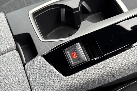 KM25RBO PEUGEOT 3008 1.2 HYBRID GT e-DSC6 Euro 6 (s/s) 5dr Thumbnail #56