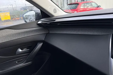 MF72YMK PEUGEOT 308 1.2 PureTech Allure Premium EAT Euro 6 (s/s) 5dr Thumbnail #59