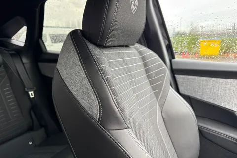 KM25RBO PEUGEOT 3008 1.2 HYBRID GT e-DSC6 Euro 6 (s/s) 5dr Thumbnail #59