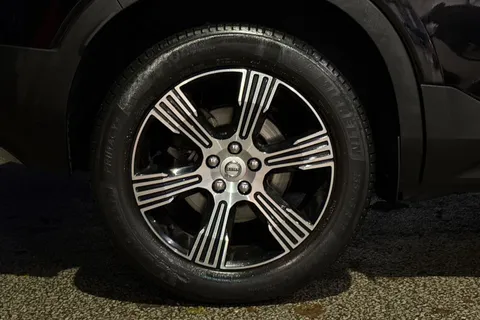 BK70HDG Volvo Xc40 2.0 B4 MHEV Inscription Auto Euro 6 (s/s) 5dr Thumbnail #11
