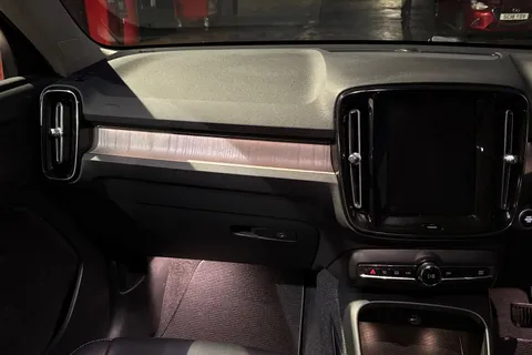 BK70HDG Volvo Xc40 2.0 B4 MHEV Inscription Auto Euro 6 (s/s) 5dr Thumbnail #20