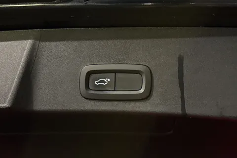 BK70HDG Volvo Xc40 2.0 B4 MHEV Inscription Auto Euro 6 (s/s) 5dr Thumbnail #27