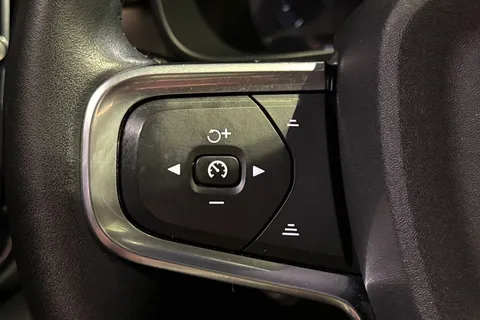 BK70HDG Volvo Xc40 2.0 B4 MHEV Inscription Auto Euro 6 (s/s) 5dr Thumbnail #33