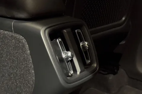 BK70HDG Volvo Xc40 2.0 B4 MHEV Inscription Auto Euro 6 (s/s) 5dr Thumbnail #37