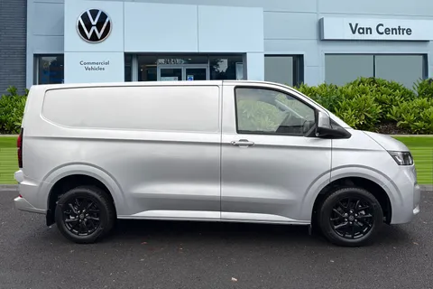 CX75HYH Volkswagen Transporter T32 Panel Van Commerce Pro SWB 170 PS 2.0 TDI 8sp Automatic Thumbnail #3