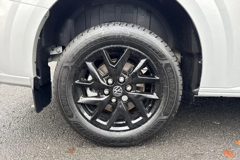 CX75HYH Volkswagen Transporter T32 Panel Van Commerce Pro SWB 170 PS 2.0 TDI 8sp Automatic Thumbnail #10