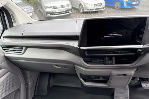 CX75HYH Volkswagen Transporter T32 Panel Van Commerce Pro SWB 170 PS 2.0 TDI 8sp Automatic Thumbnail #19