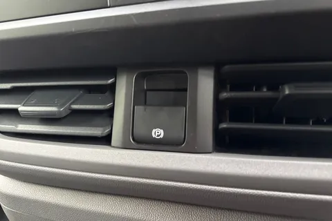 CX75HYH Volkswagen Transporter T32 Panel Van Commerce Pro SWB 170 PS 2.0 TDI 8sp Automatic Thumbnail #38