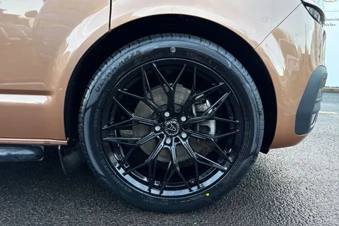 CX71JMV Volkswagen Transporter 2.0 TDI 150 Highline Kombi Van DSG-NO VAT Thumbnail #10