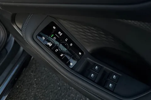 KY74EFD Audi A5 Avant 2.0 TDI Launch Edition Estate 5dr Diesel S Tronic Euro 6 (s/s) (204 ps) Thumbnail #48