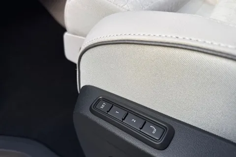 BV75ODS Volkswagen ID. Buzz 210kW Style Pro SWB 79kWh 5dr Auto 5 Seat Thumbnail #39