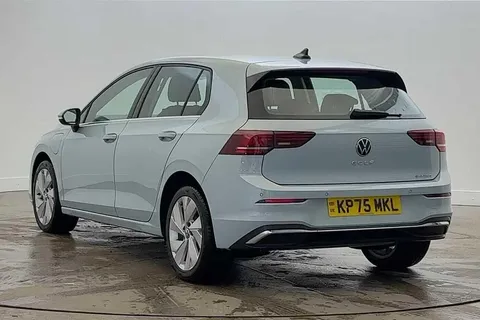 KP75MKL Volkswagen Golf 1.5 TSI 204 Style eHybrid 5dr DSG ⭐Winter pack⭐ Thumbnail #3