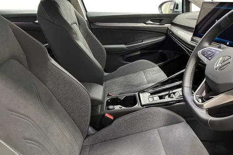 KP75MKL Volkswagen Golf 1.5 TSI 204 Style eHybrid 5dr DSG ⭐Winter pack⭐ Thumbnail #10