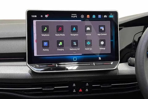 KP75MKL Volkswagen Golf 1.5 TSI 204 Style eHybrid 5dr DSG ⭐Winter pack⭐ Thumbnail #12