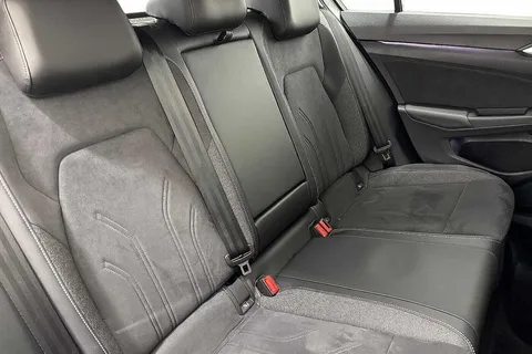 9 of 12 for Volkswagen Golf 1.5 TSI 204 Style eHybrid 5dr DSG