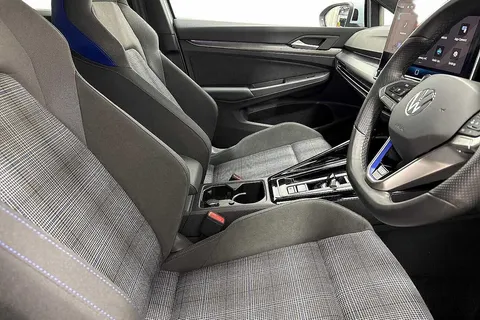 10 of 12 for VOLKSWAGEN GOLF 1.5 TSI 272 GTE eHybrid 5dr DSG