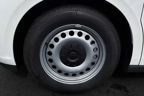 KY74RKV Volkswagen Id. Buzz Cargo 210kW Commerce 79kWh Auto Thumbnail #6