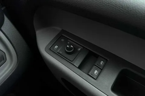 KY74RKV Volkswagen Id. Buzz Cargo 210kW Commerce 79kWh Auto Thumbnail #18