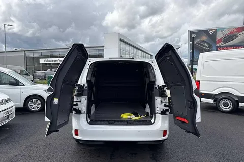 KY74RKV Volkswagen Id. Buzz Cargo 210kW Commerce 79kWh Auto Thumbnail #32