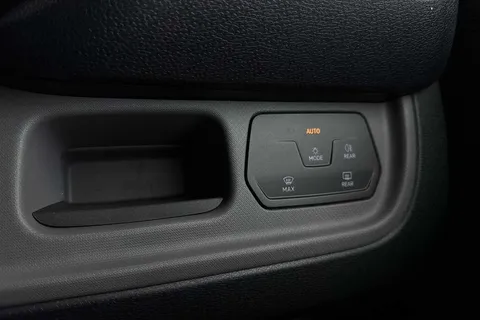 KY74RKV Volkswagen Id. Buzz Cargo 210kW Commerce 79kWh Auto Thumbnail #38