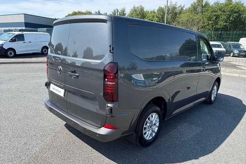 29 of 59 for Volkswagen Transporter T28 Panel Van Commerce Pro SWB 150 PS 2.0 TDI 6sp Manual - Delivery Miles