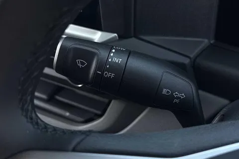 42 of 59 for Volkswagen Transporter T28 Panel Van Commerce Pro SWB 150 PS 2.0 TDI 6sp Manual - Delivery Miles