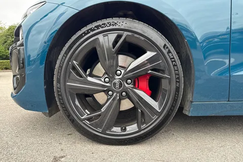 PK25KKE Audi A6 210kW 83kWh Edition 1 5dr Auto Thumbnail #12