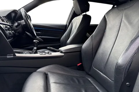 16 of 63 for BMW 3 Series 2.0 318d M Sport Touring Euro 6 (s/s) 5dr