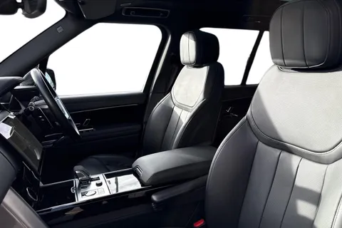 3 of 51 for Land Rover Range Rover 3.0 D300 SE 5dr