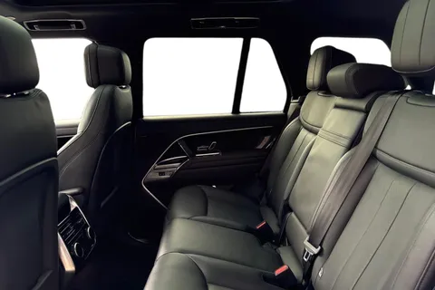 4 of 51 for Land Rover Range Rover 3.0 D300 SE 5dr