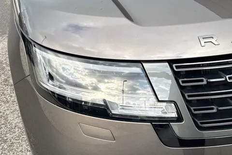 18 of 51 for Land Rover Range Rover 3.0 D300 SE 5dr