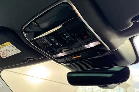 24 of 51 for Land Rover Range Rover 3.0 D300 SE 5dr